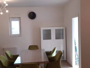 PULA – WOHNUNG IM 3. STOCK MIT AUFZUG UND PARKPLATZ (30562)