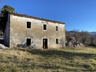 Buzet, Privates Grundstück 21.416 m² mit Bauland (30448)