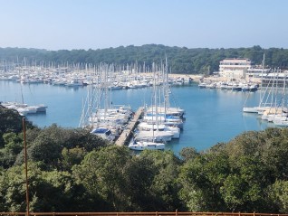 Prodaja - Luksuzni stan s pogledom na more, Pula, Veruda (27639)