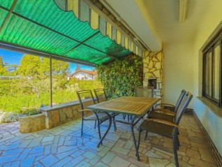 Prodaja kuće s građevinskim zemljištem, 200 m od plaže – Umag/Savudrija (29141)