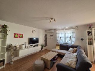 Pula – near Jadreški, Spacious furnished apartment 71.89 m² with parking (30446)