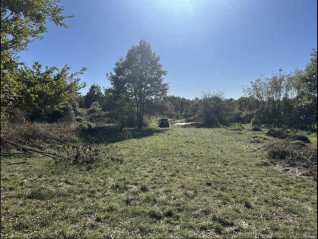 GRAĐEVINSKO ZEMLJIŠTE BLIZU LABINA – 1.361 m² (30291)