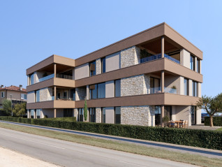 ВАБРИГА – НОВОСТРОЙКА, КВАРТИРА НА ПЕРВОМ ЭТАЖЕ С САДОМ 200 м² (30646)