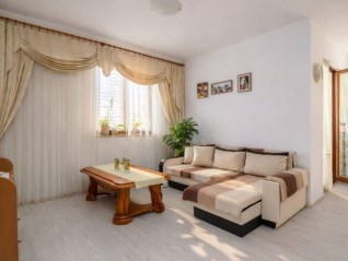 Rovinj – nekretnina s dva stana  s pogledom na more i parkirnim mjestom (27774)