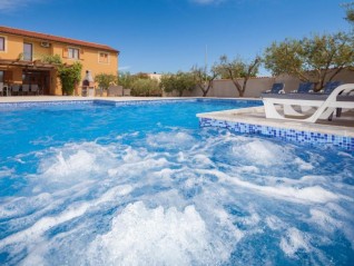 A beautiful villa with a pool in Banjole is for sale (18167)