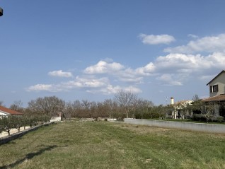 Kanfanar – atraktivno građevinsko zemljište 796 m² (28115)