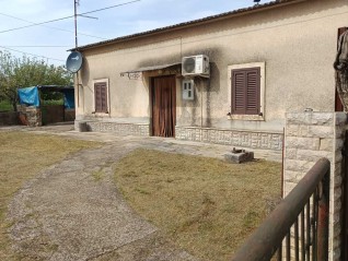 MARČANA – Erdgeschosswohnung mit Garten in ruhiger Umgebung (30641)