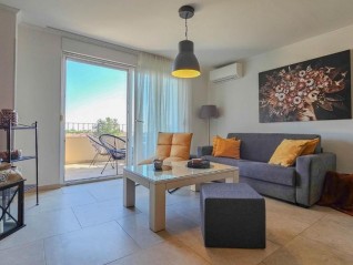 Novigrad – Dvoetažni stan 84 m² s terasom i parkingom (29781)