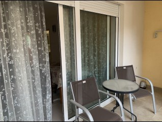 Dvosobno stanovanje 150 m od plaže (29186)