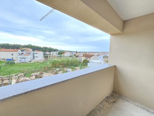 Novogradnja! Pula. Valdebek. stan sa velikom terasom od cca 50 m2. (29592)