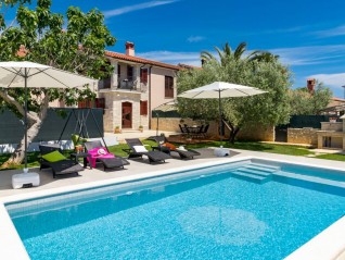 YEAR-ROUND RENTAL – VILLA WITH PRIVATE POOL, GALIŽANA (27333)