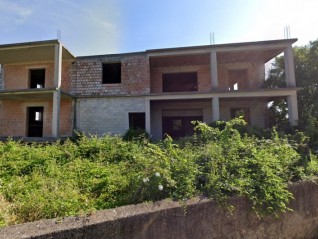 Prodaja nedovršenog poslovnog objekta – Krnica, 744 m² (29246)