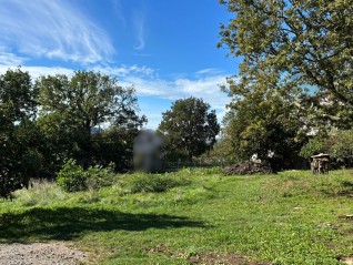 Buzet. Stavební pozemek, 980 m2. Obytná část místa. (29276)