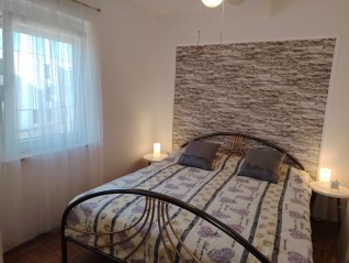 Medulin, Burle, stan 50 m od morja s pogledom! (29183)