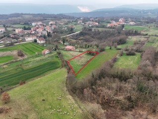 Građevinsko zemljište sa pravomoćnom dozvolom! (30247)