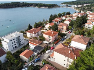 Pula. Zelenika! Samostojeća kuća! 50 metara do pláže! Výhled na moře! (30660)